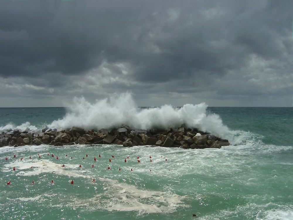Frangiglutti con mare mosso